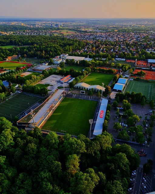 易背后的故 易背后的故